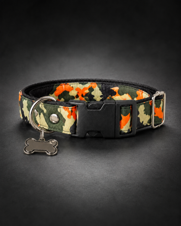 26c9784adea03a012afa7e7c2be6548782b254a27237e13ec26ae8387c753049 Collar Placa Talla M para Perros con Dije Hueso – Estampado Multicolor
